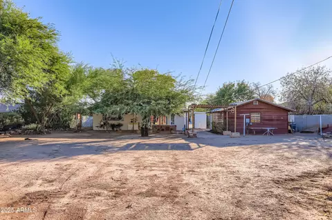 Exterior - 2720 W Solano Dr N, Phoenix, AZ 85017 photo 7 of 8