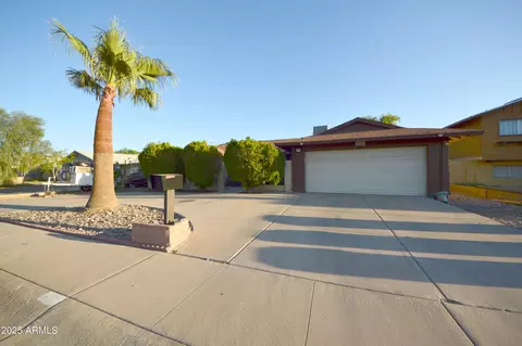 6737 W Oregon Ave, Glendale, AZ 85303