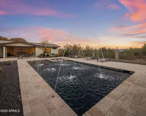 Exterior - 4949 E Grandview Ln, Phoenix, AZ 85018 photo 11 of 17