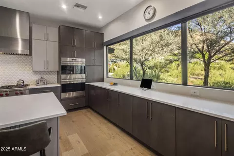 Kitchen - 4949 E Grandview Ln, Phoenix, AZ 85018 photo 8 of 9