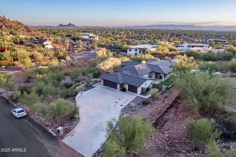 View/Area - 4949 E Grandview Ln, Phoenix, AZ 85018 photo 7 of 12