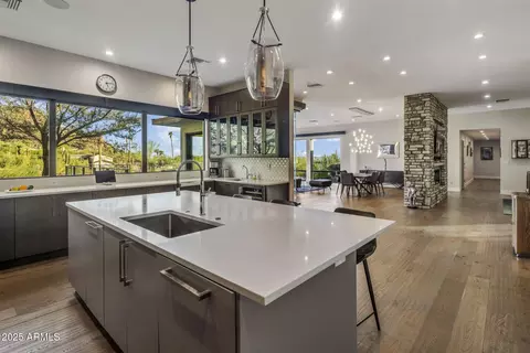 Kitchen - 4949 E Grandview Ln, Phoenix, AZ 85018 photo 9 of 9