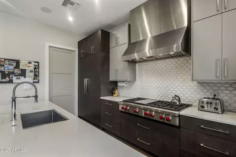 Kitchen - 4949 E Grandview Ln, Phoenix, AZ 85018 photo 4 of 9
