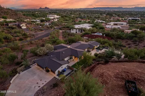 View/Area - 4949 E Grandview Ln, Phoenix, AZ 85018 photo 8 of 12