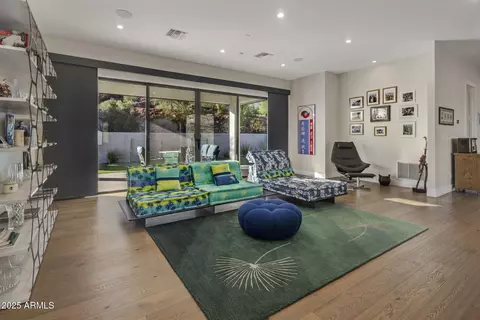 Living - 4949 E Grandview Ln, Phoenix, AZ 85018 photo 6 of 6