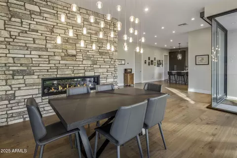 Dining - 4949 E Grandview Ln, Phoenix, AZ 85018 photo 3 of 3