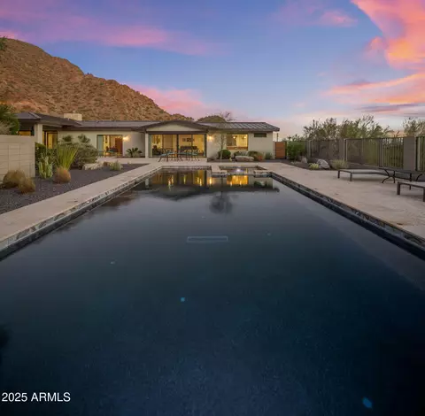 Exterior - 4949 E Grandview Ln, Phoenix, AZ 85018 photo 12 of 17