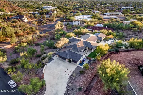 View/Area - 4949 E Grandview Ln, Phoenix, AZ 85018 photo 2 of 12