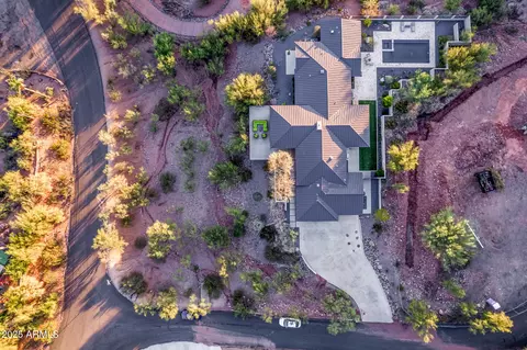 View/Area - 4949 E Grandview Ln, Phoenix, AZ 85018 photo 3 of 12