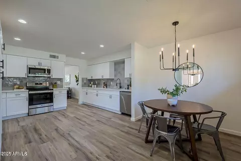 4946 E Lake Point Cir, Phoenix, AZ 85044