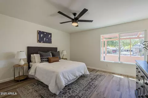 4946 E Lake Point Cir, Phoenix, AZ 85044 photo 8