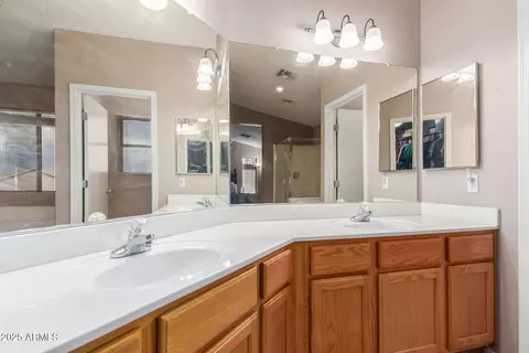 Bath - 3360 E Wildhorse Dr, Gilbert, AZ 85297 photo 2 of 5