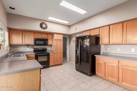 Kitchen - 3360 E Wildhorse Dr, Gilbert, AZ 85297 photo 2 of 3