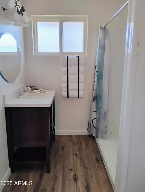 Bath - 2127 W Avalon Dr, Phoenix, AZ 85015 photo 1 of 1