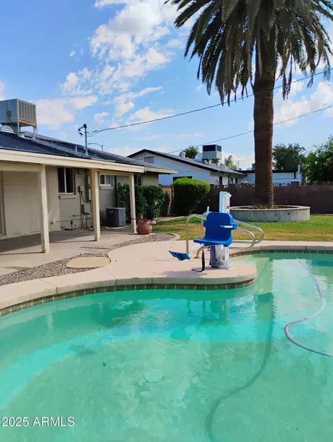 Exterior - 2127 W Avalon Dr, Phoenix, AZ 85015 photo 3 of 4