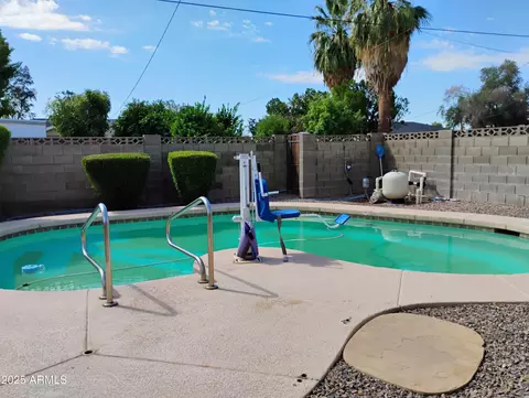 Exterior - 2127 W Avalon Dr, Phoenix, AZ 85015 photo 2 of 4