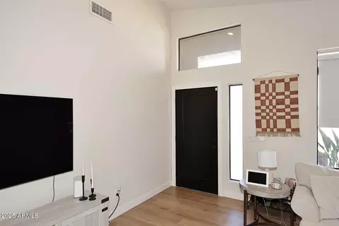 Entry Way - 3911 E Topeka Dr, Phoenix, AZ 85050 photo 2 of 2