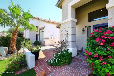 Exterior - 3911 E Topeka Dr, Phoenix, AZ 85050 photo 2 of 6