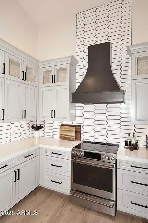 Kitchen - 3911 E Topeka Dr, Phoenix, AZ 85050 photo 5 of 6