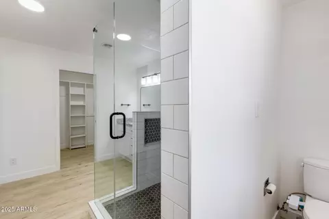 Bath - 2433 Enrose St, Mesa, AZ 85213 photo 5 of 7