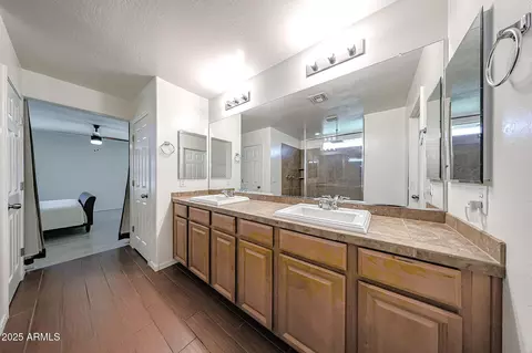Bath - 2965 E Nighthawk Way, Phoenix, AZ 85048 photo 2 of 5