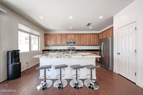 Kitchen - 2965 E Nighthawk Way, Phoenix, AZ 85048 photo 2 of 2