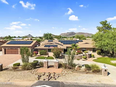 4728 W Saguaro Park Ln, Glendale, AZ 85310