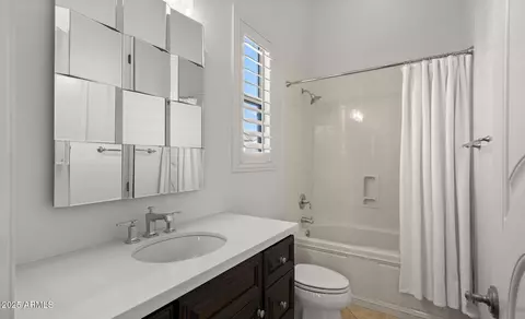 Bath - 3079 E Fruitvale Ct, Gilbert, AZ 85297 photo 5 of 16