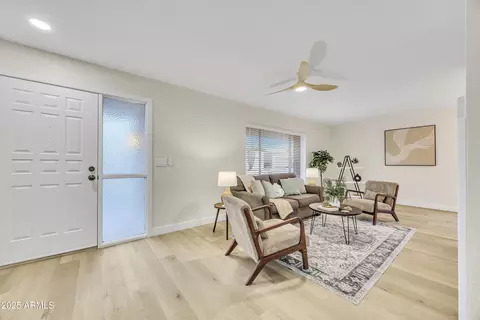Living - 931 E Villa Rita Dr, Phoenix, AZ 85022 photo 1 of 2