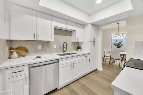 Kitchen - 931 E Villa Rita Dr, Phoenix, AZ 85022 photo 3 of 3