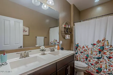 Bath - 1423 E Canary Dr, Gilbert, AZ 85297 photo 3 of 4