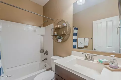 Bath - 1423 E Canary Dr, Gilbert, AZ 85297 photo 4 of 4