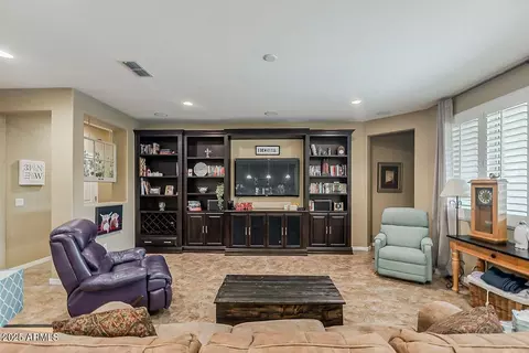 Living - 1423 E Canary Dr, Gilbert, AZ 85297 photo 2 of 3