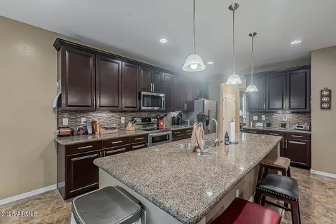 Kitchen - 1423 E Canary Dr, Gilbert, AZ 85297 photo 2 of 6