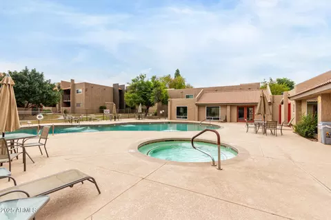 Exterior - 5525 E Thomas Rd #C1, Phoenix, AZ 85018 photo 8 of 10