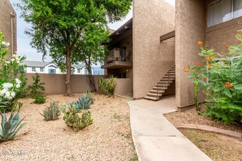 Exterior - 5525 E Thomas Rd #C1, Phoenix, AZ 85018 photo 3 of 10