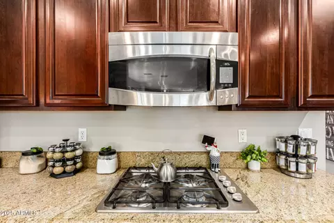 Kitchen - 5615 E Demeter Dr, Florence, AZ 85132 photo 7 of 9