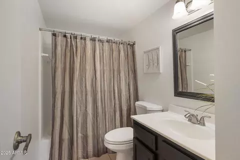Bath - 908 E Vaughn Ave, Gilbert, AZ 85234 photo 2 of 2