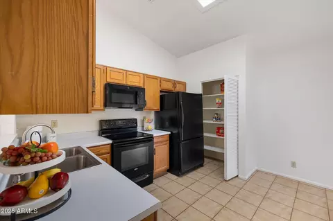 Kitchen - 908 E Vaughn Ave, Gilbert, AZ 85234 photo 2 of 2