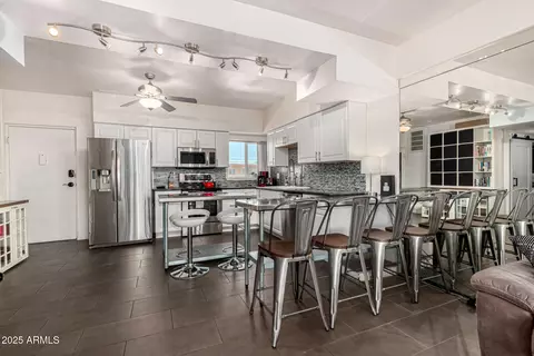 Kitchen - 351 E Thomas Rd #D505, Phoenix, AZ 85012 photo 6 of 6