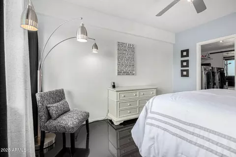 Bedroom - 351 E Thomas Rd #D505, Phoenix, AZ 85012 photo 4 of 4
