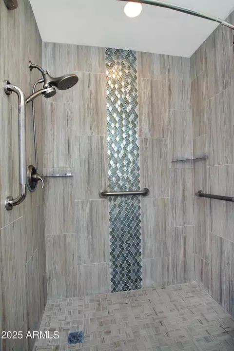 Bath - 4301 E Sacaton St, Phoenix, AZ 85044 photo 2 of 3