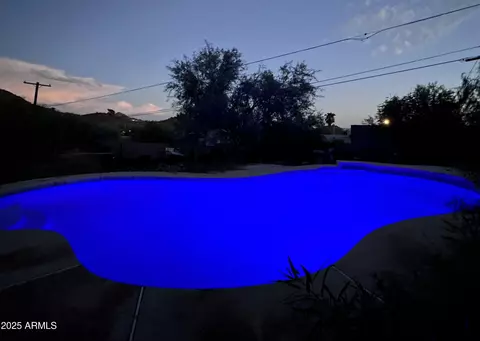 939 W Mercer Ln, Phoenix, AZ 85029