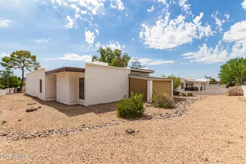 Exterior - 1316 E Winged Foot Rd, Phoenix, AZ 85022 photo 4 of 7