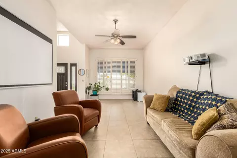 Living - 1316 E Winged Foot Rd, Phoenix, AZ 85022 photo 2 of 2