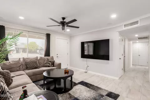 Living - 433 E Taylor St, Tempe, AZ 85288 photo 1 of 2