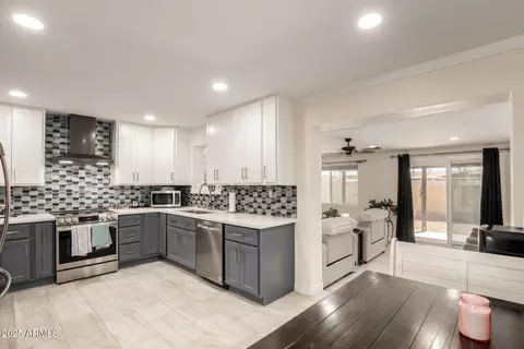Kitchen - 433 E Taylor St, Tempe, AZ 85288 photo 5 of 5