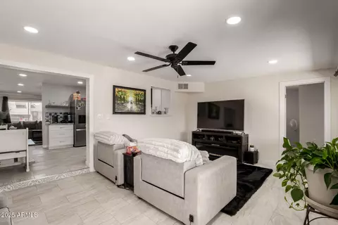 Living - 433 E Taylor St, Tempe, AZ 85288 photo 2 of 2