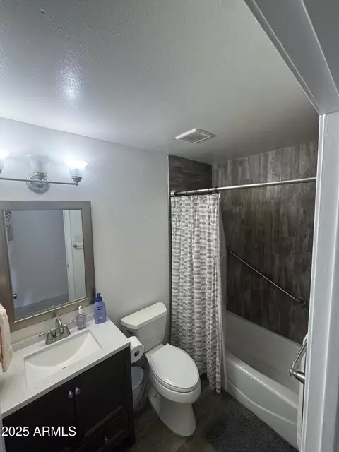 Bath - 433 E Taylor St, Tempe, AZ 85288 photo 1 of 3