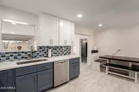 Kitchen - 433 E Taylor St, Tempe, AZ 85288 photo 2 of 5
